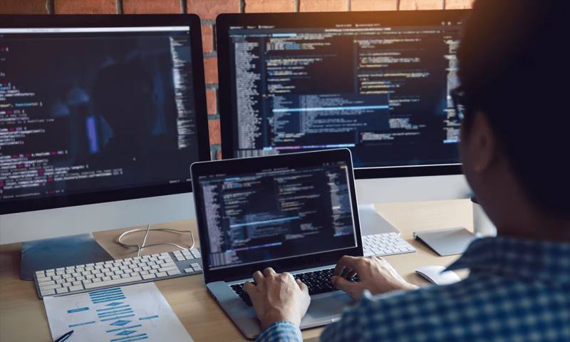 数据科学选型:R与Python如何赋能武川县网站建设?